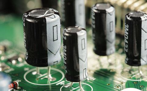 智能電容與普通電容器的區(qū)別到底是誰比較好？